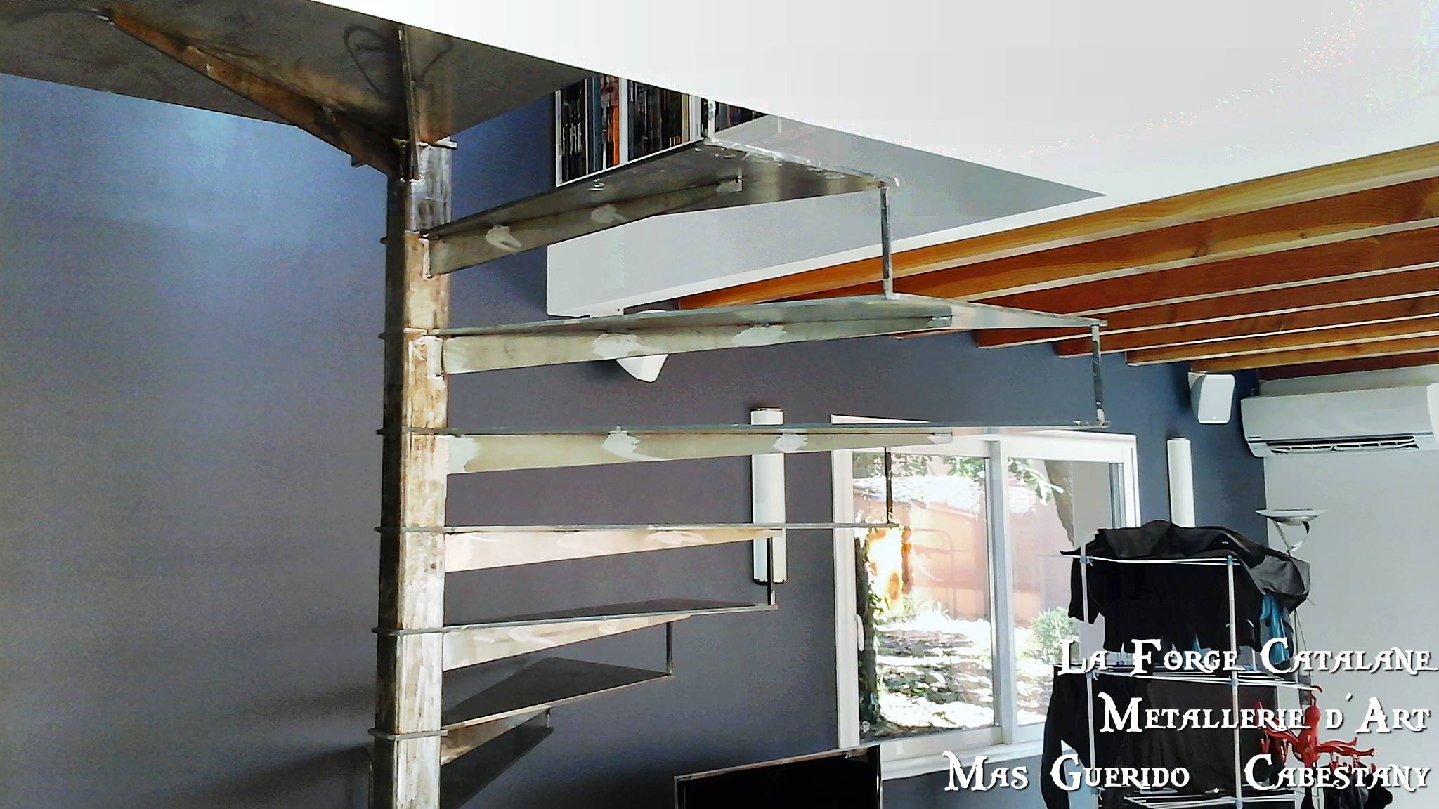 Escalier Helicoidal marches fer 10 forge catalane.jpg